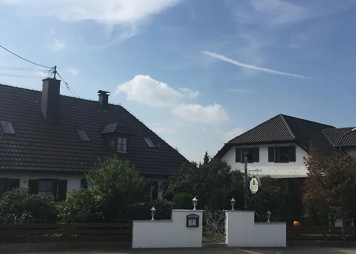 Gaestehaus Eder 호텔 2*